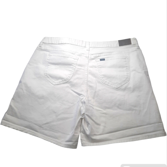 LEE women's mid-rise white shorts Sz 20 Medium cotton blend NWT. - Picture 4 of 14